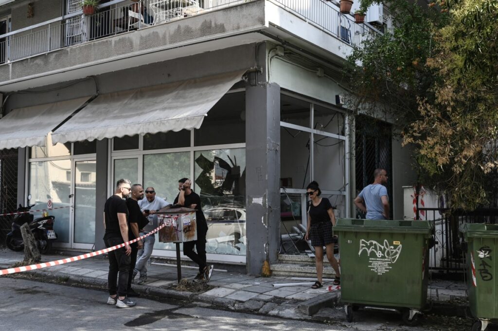 Explosion rocks Thessaloniki Suburb, injures two as anti-terror police launch investigation